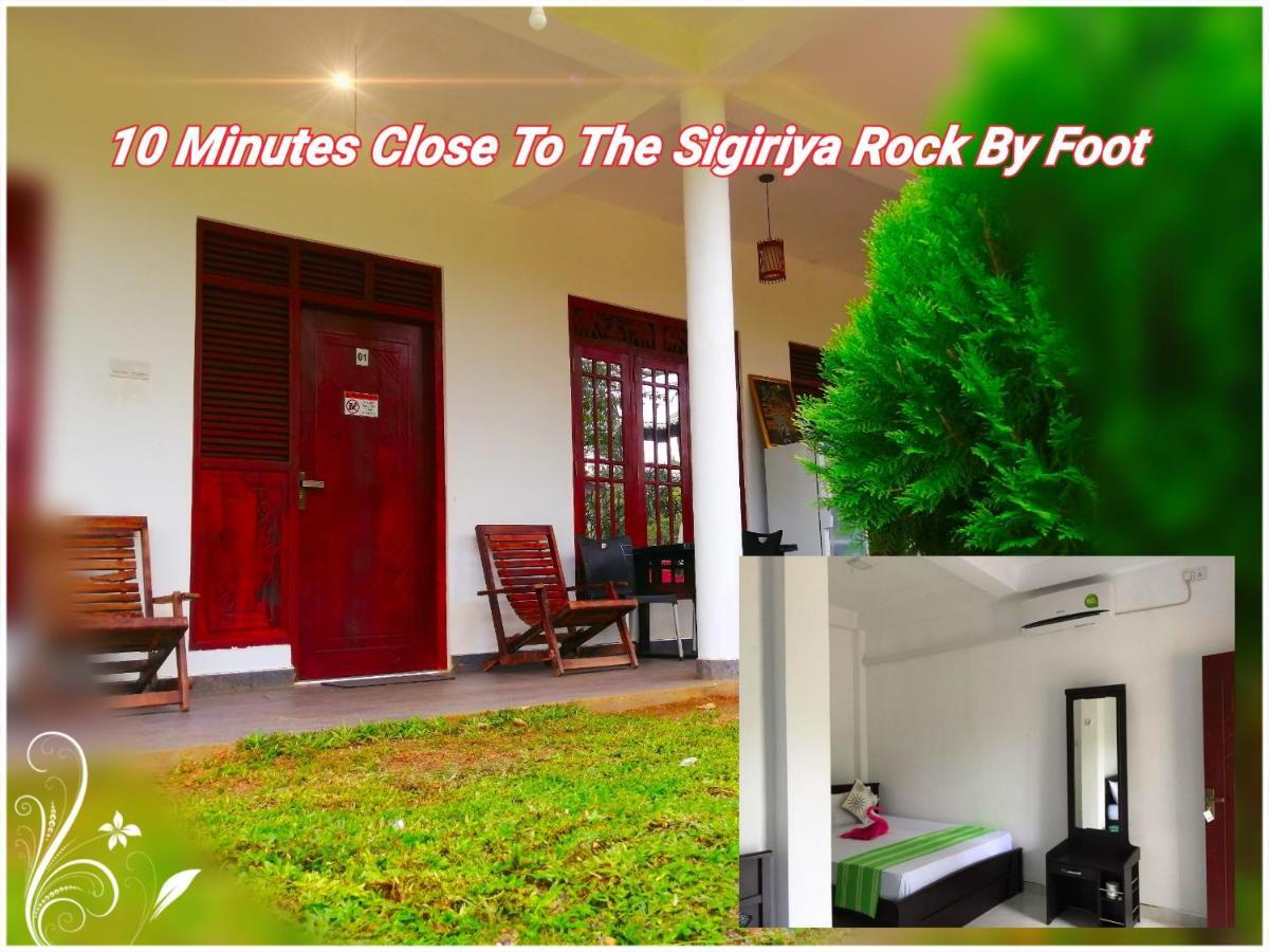 Sigiriya Green Garden Homestay ภายนอก รูปภาพ