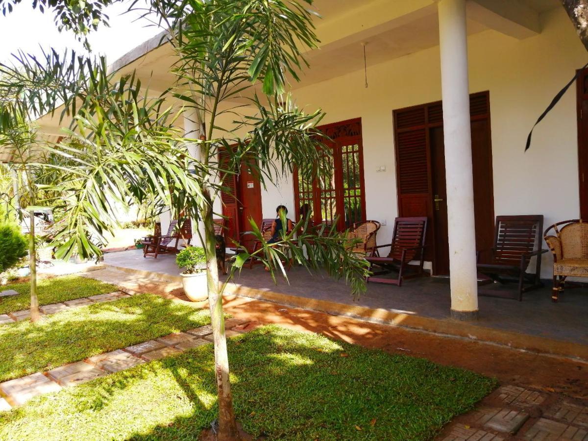 Sigiriya Green Garden Homestay ภายนอก รูปภาพ